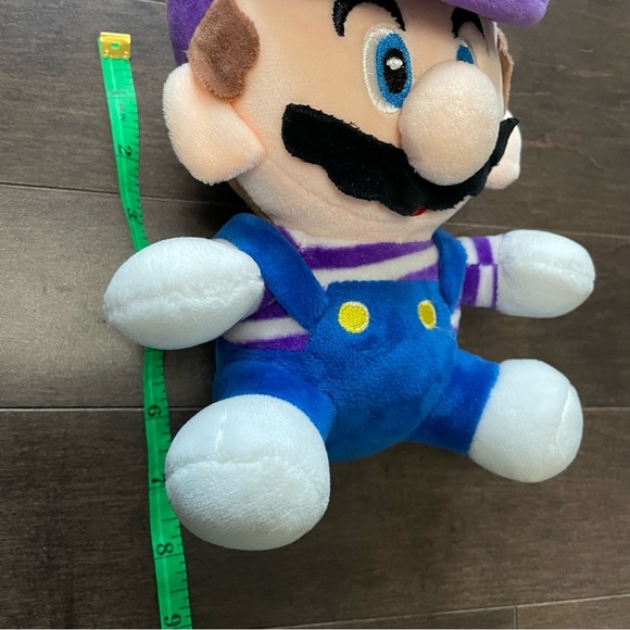 Mario Brothers Luigi 8 inch Plush - Picture 5 of 5